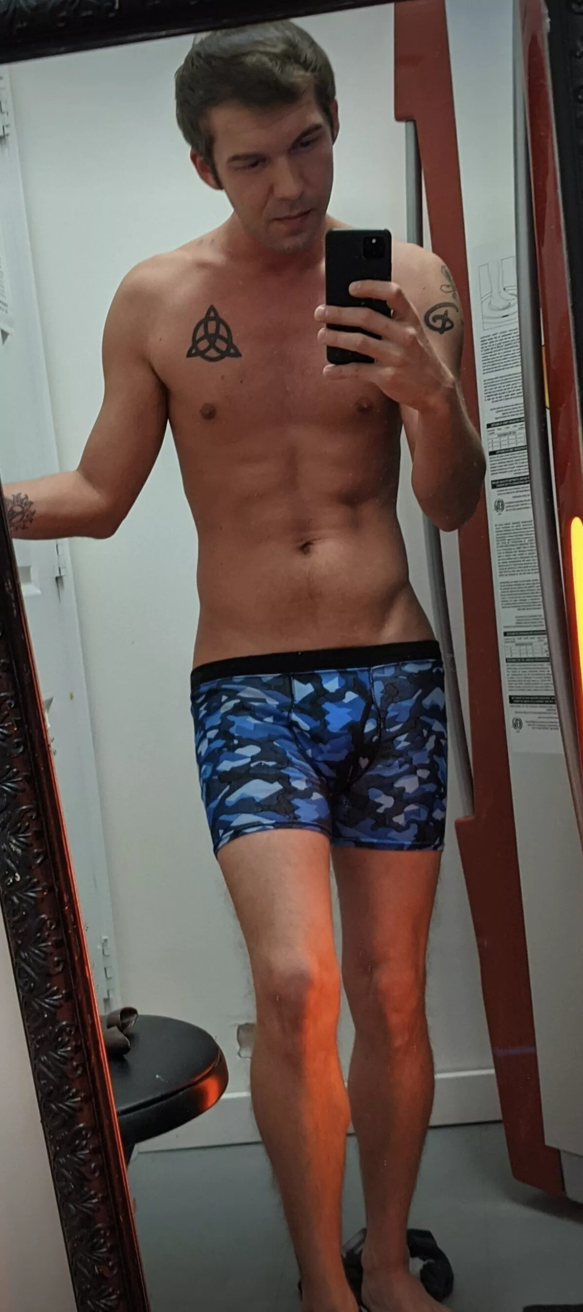 😘