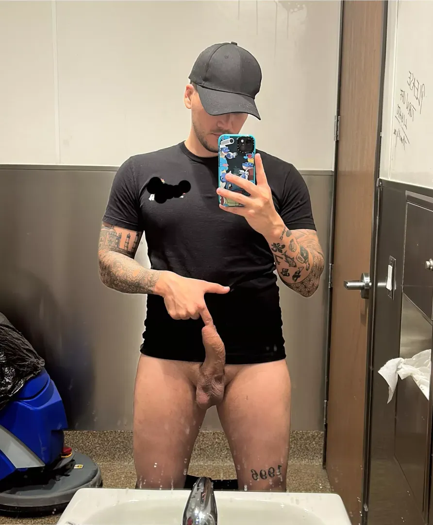 😈