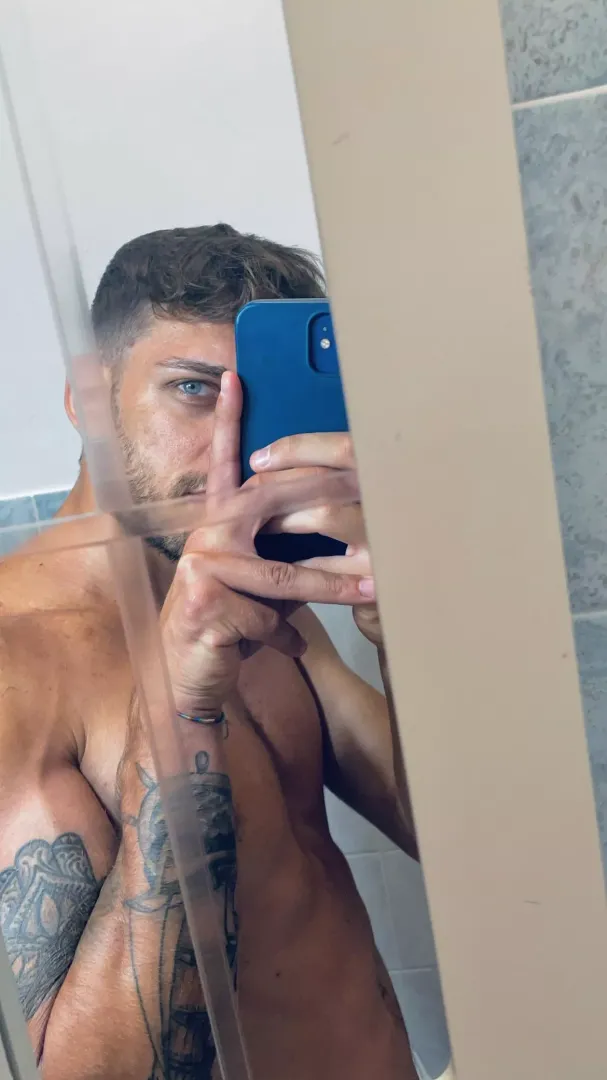 🙋🏼‍♂️