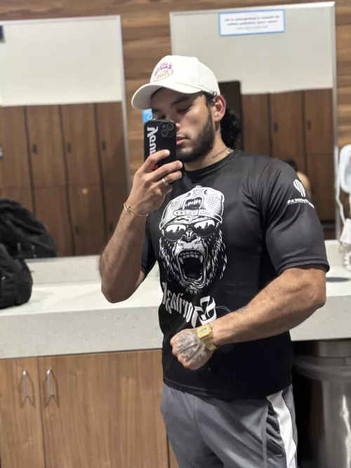👊🏻