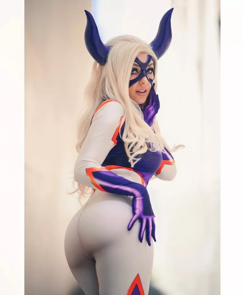 😈