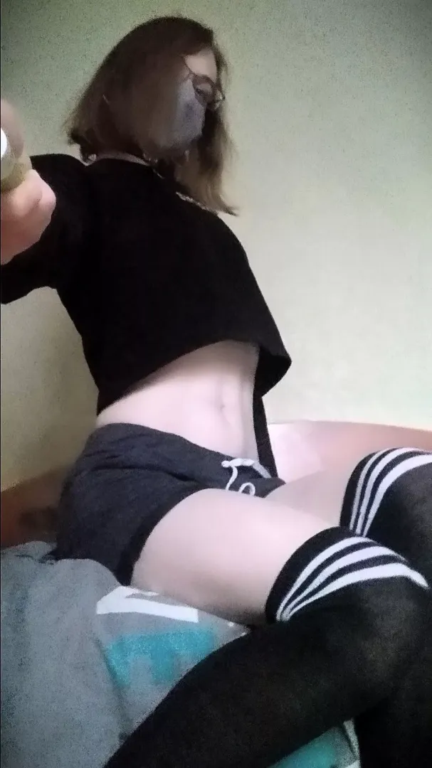 (; ─‿‿─ )