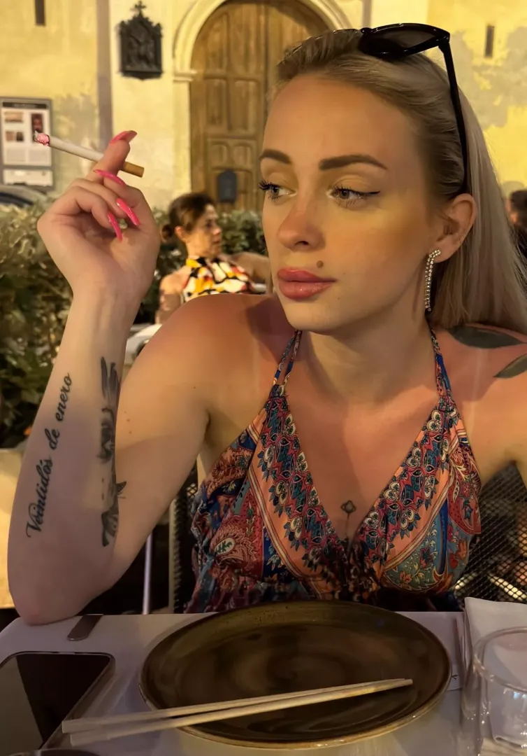 💄🚬💅🏼