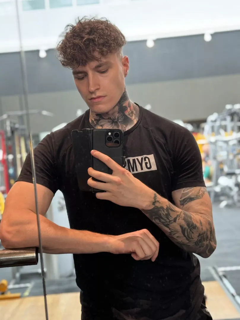 👀