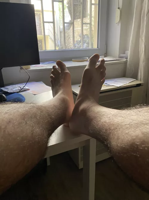 👣