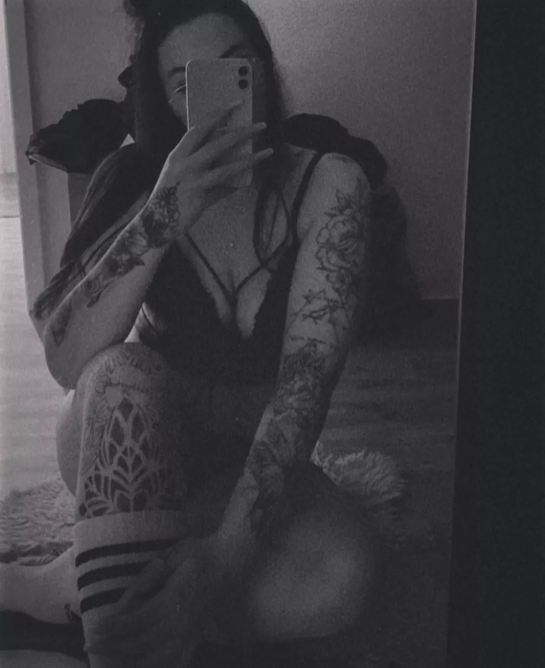 😈