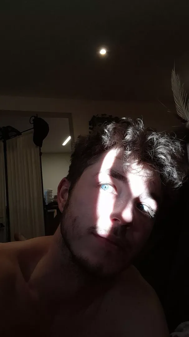 👀