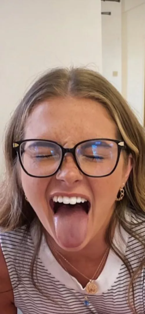 😝