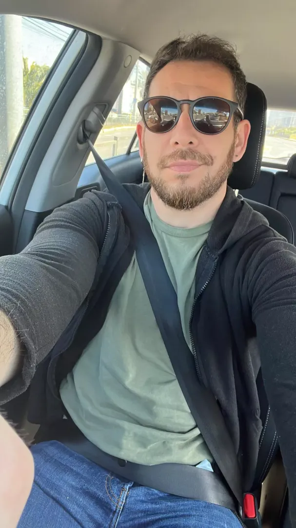 🤗