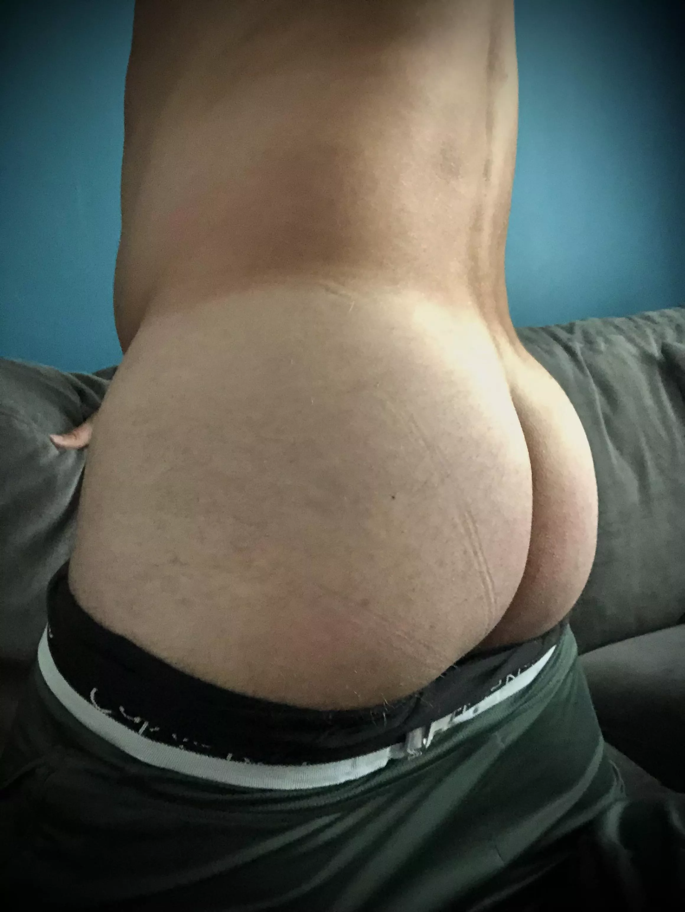 👊🏻🍑