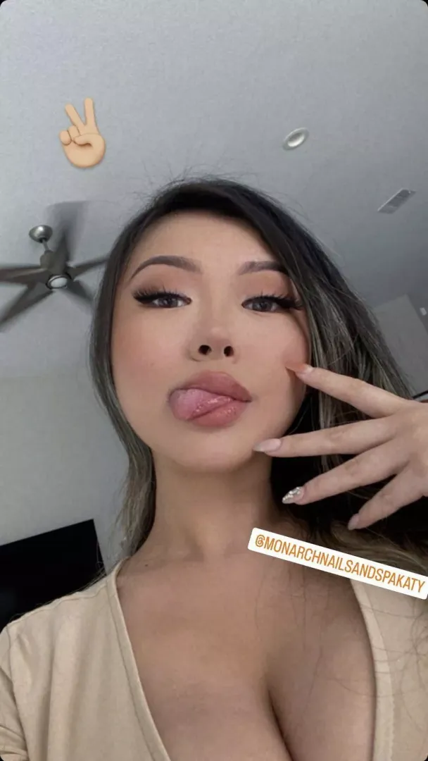 🫦