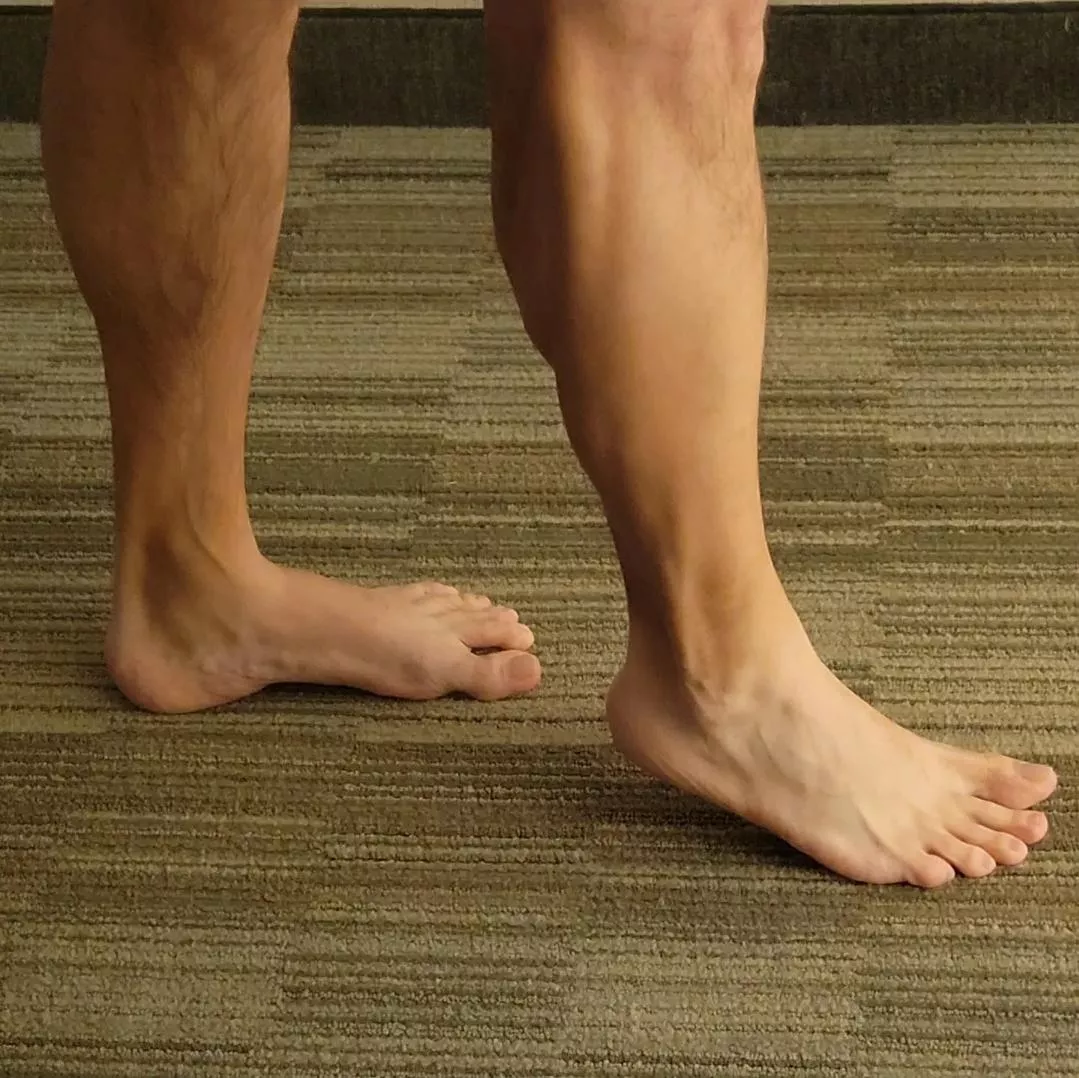 👣