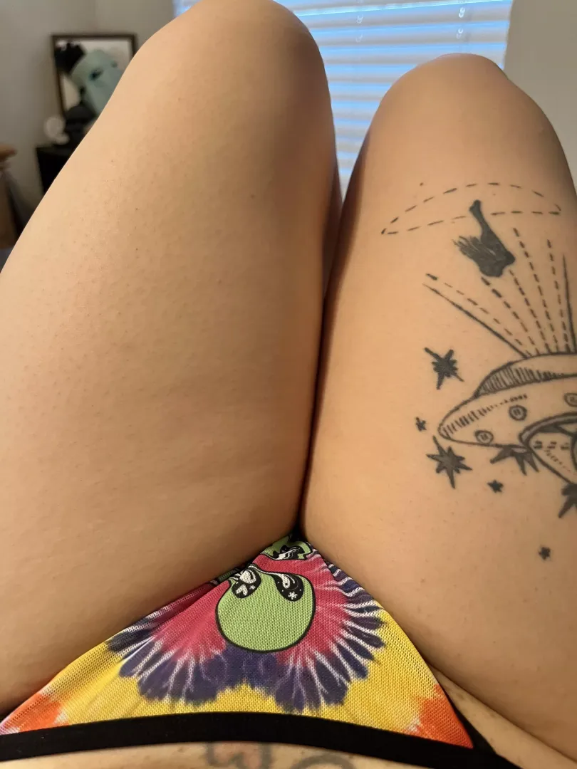 👽