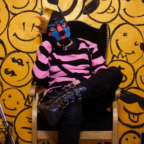 👑