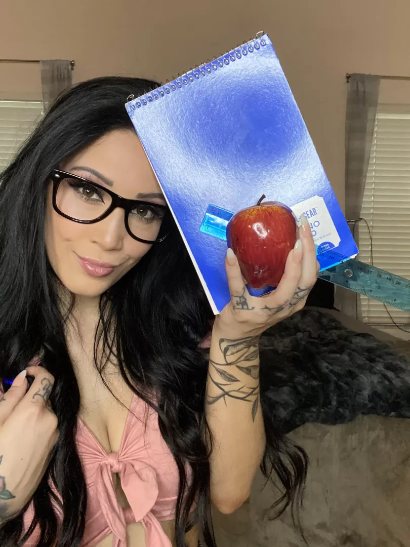 🤓📚🍎