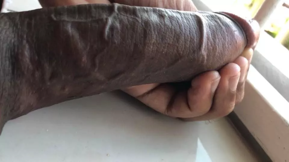 1 hand or 2?