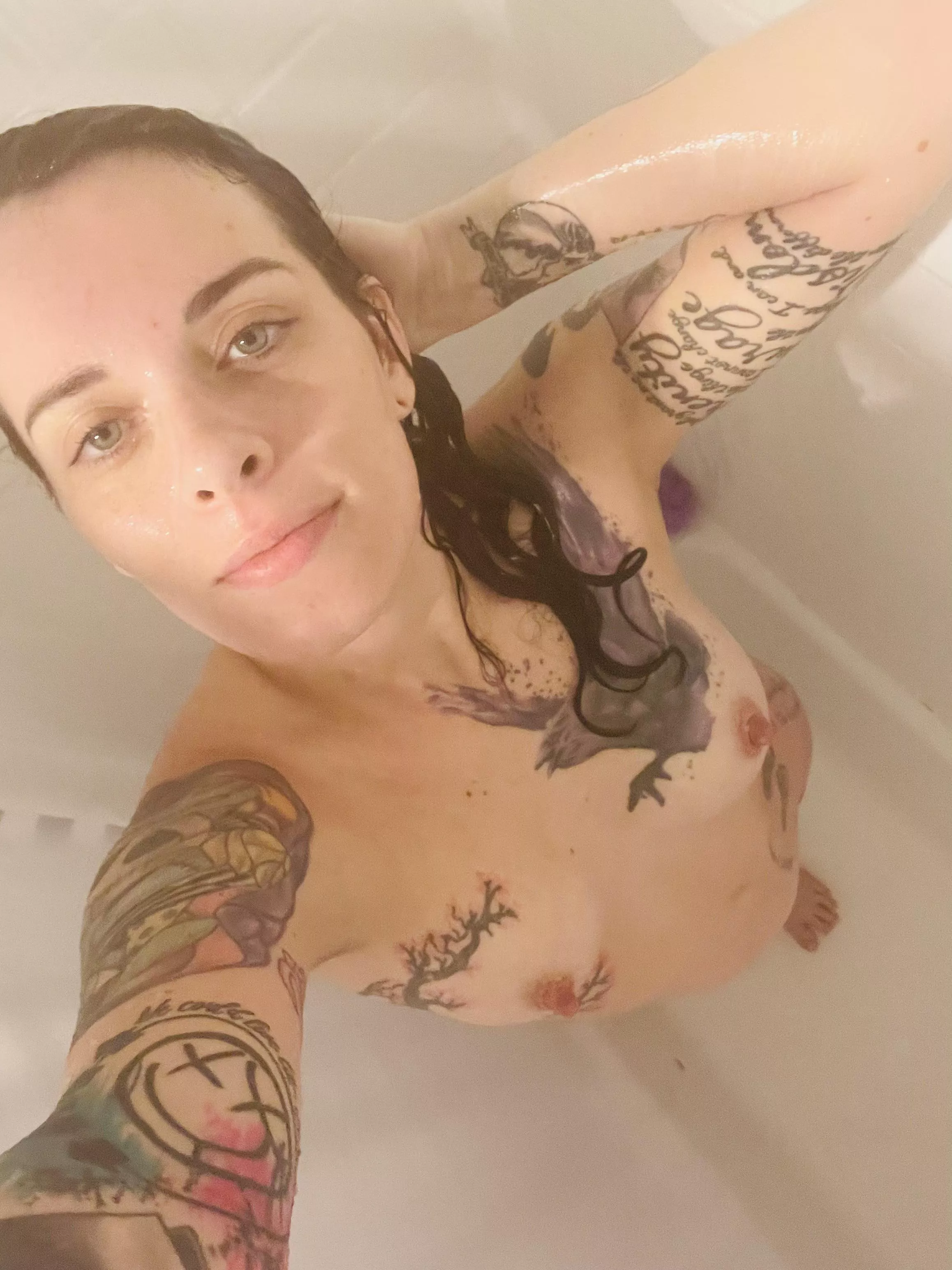 13 weeks pregnant and glowing