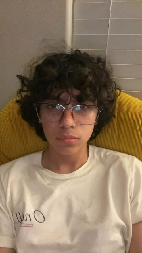 18, big dicks and cute guys add me @oliverc1522