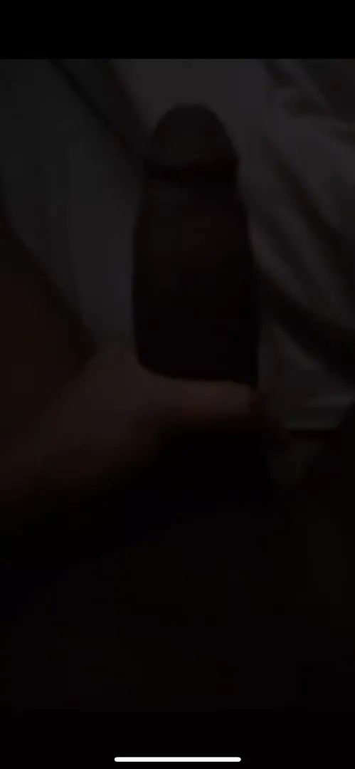 18 can someone send a vid of them cumming to me on snap🤭