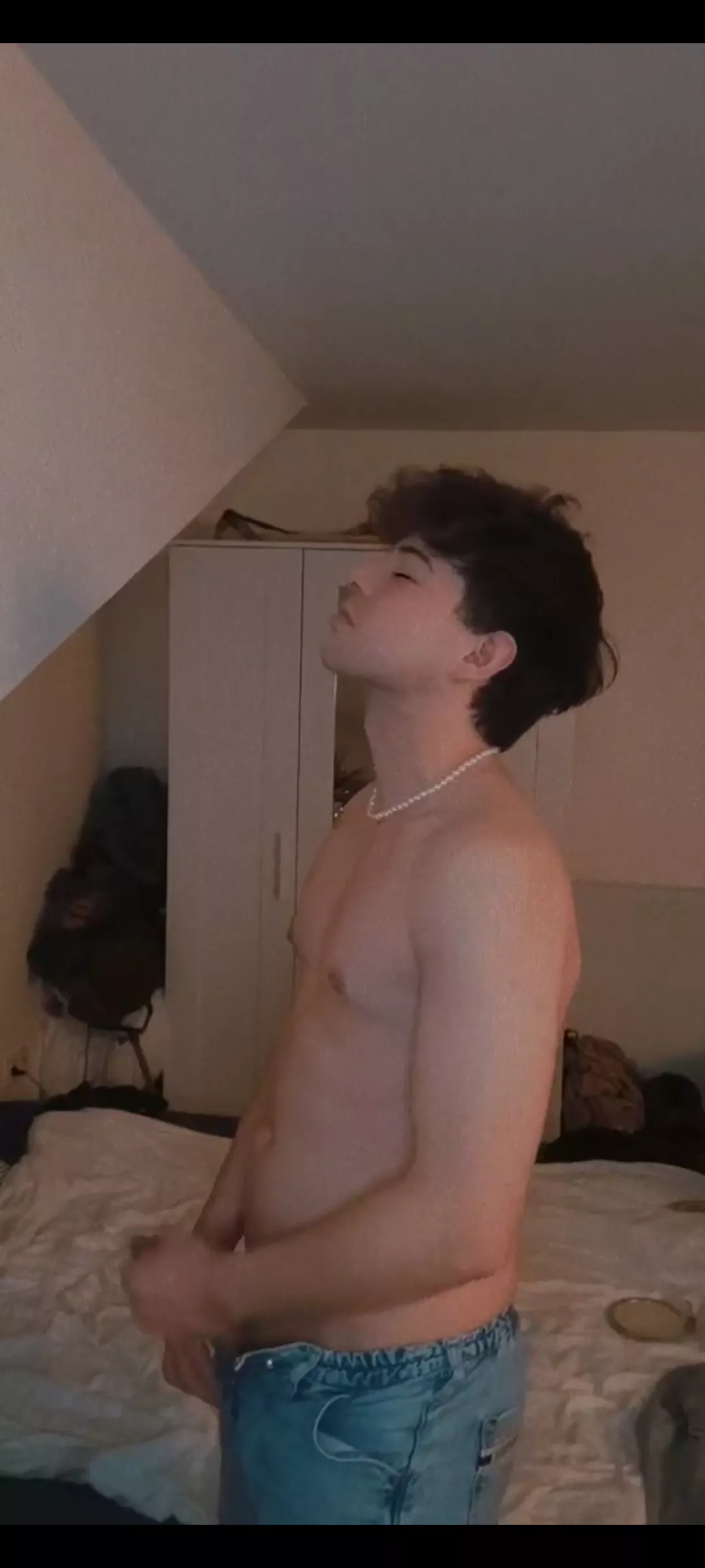 [18] I need someone to be dirty with 🥵