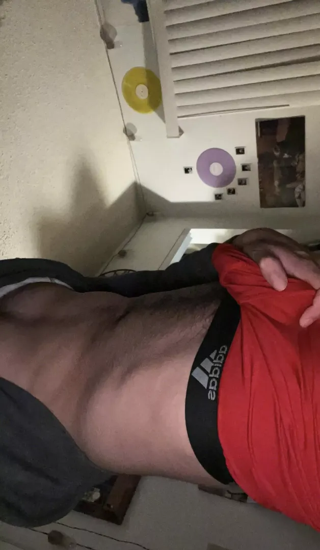 18 m latino twink looking for sexy fit guys to jerk with @dvsn6969