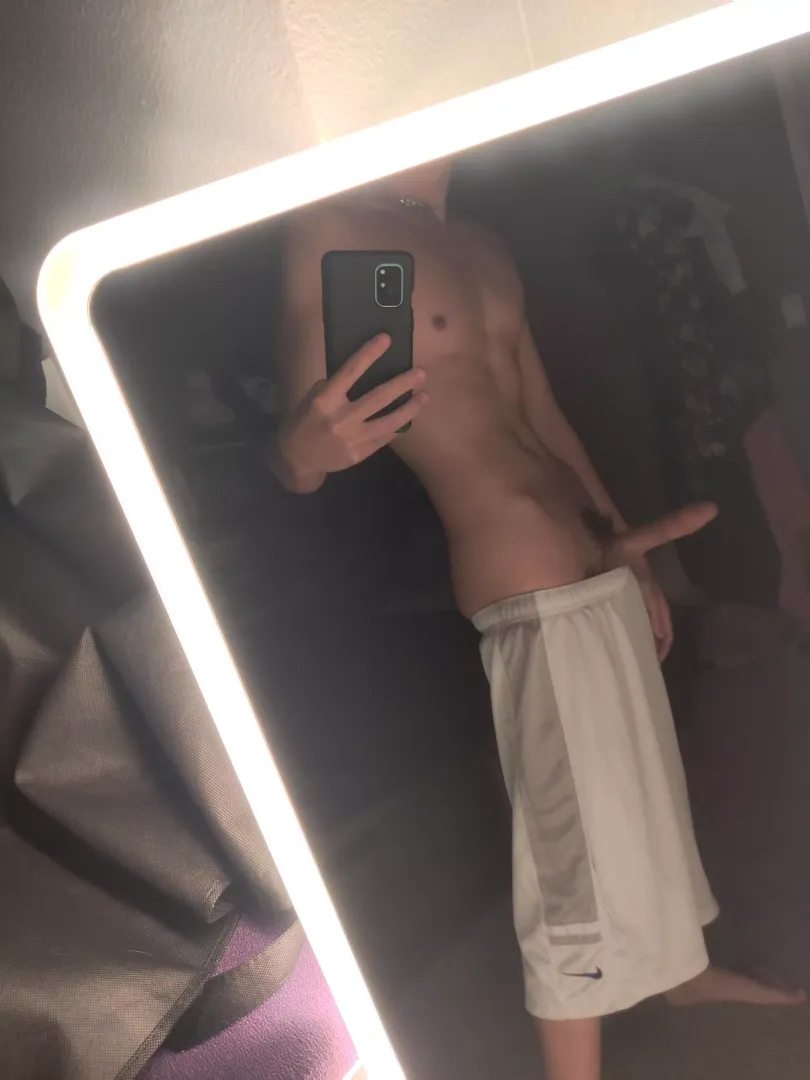 18 M U.S looking for similar dudes to jerk with Snap - zaakolb