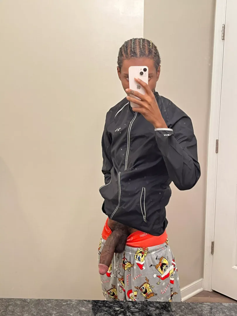 [18] My favorite pants 😁