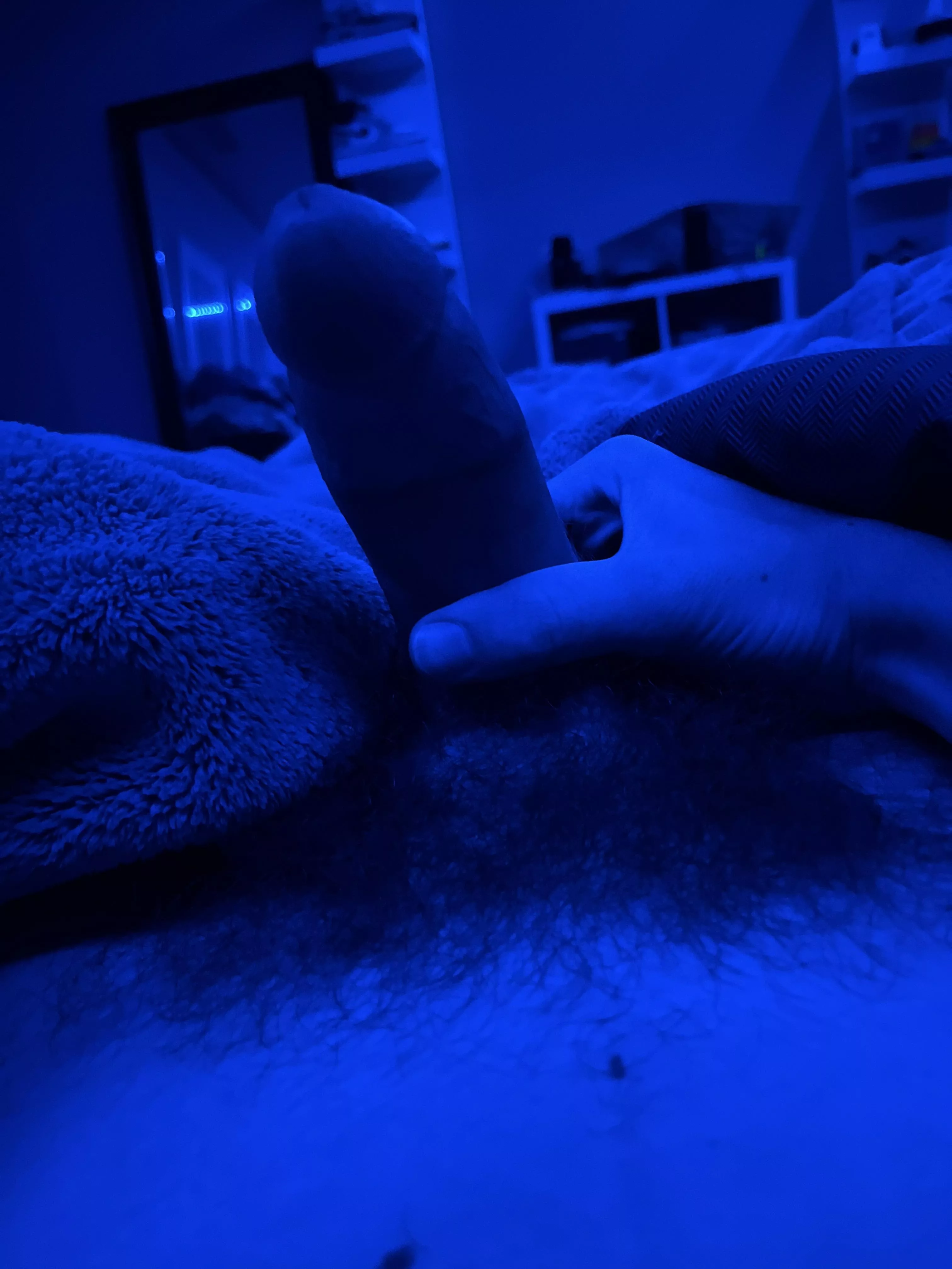 18 - need a bud to edge me on cam all night till i cum hard