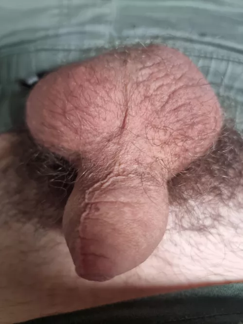 (18) supersoft tight foreskin who wants to suck him ;)