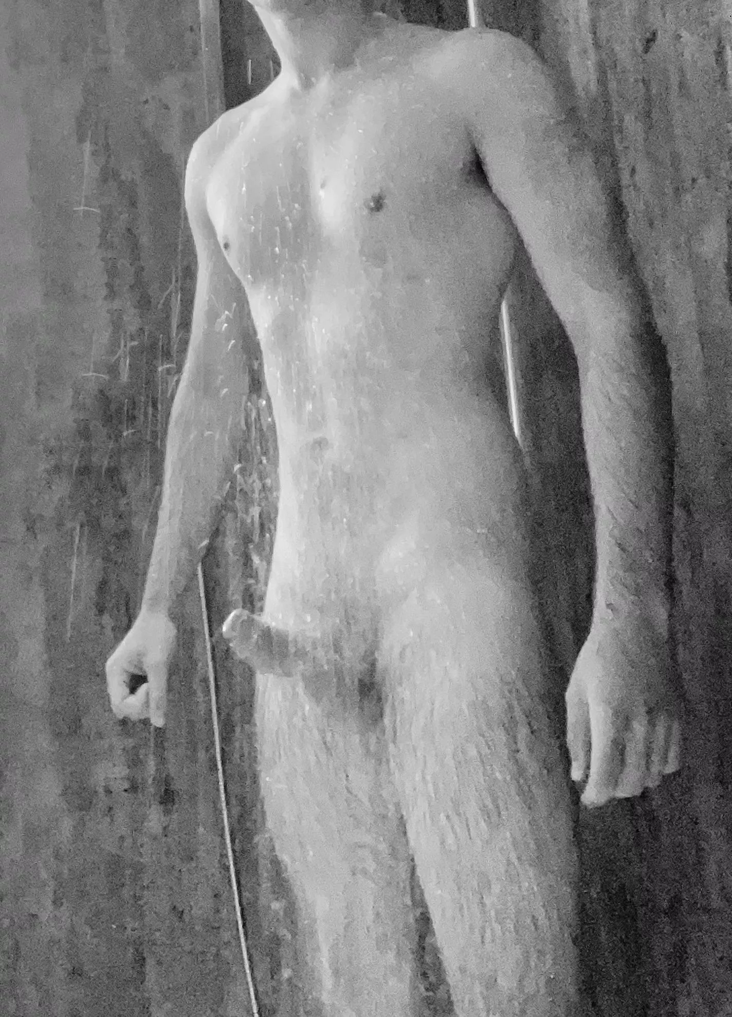 18 - Would love someone to get wet with me