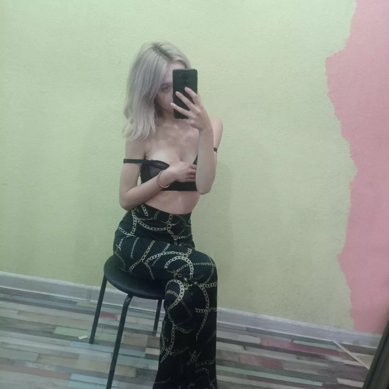 18 y.o. / horny girl / free page ❤️