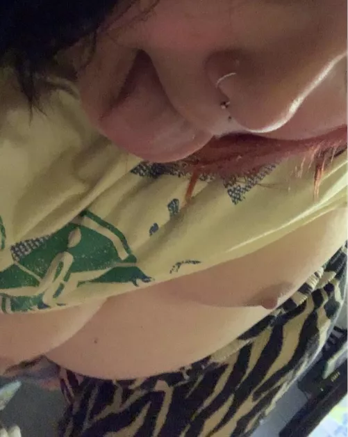 18f let me suckle on your clit <3