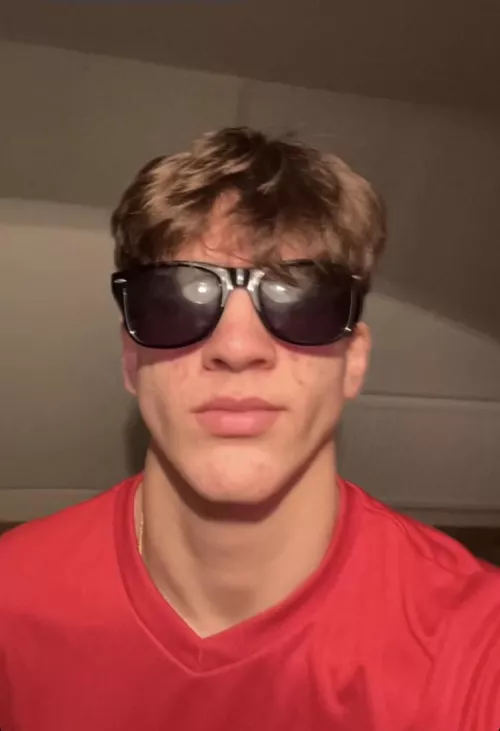 18m looking to rate 18-19 yo sweaty assholes hmu on sc: alt.angel18