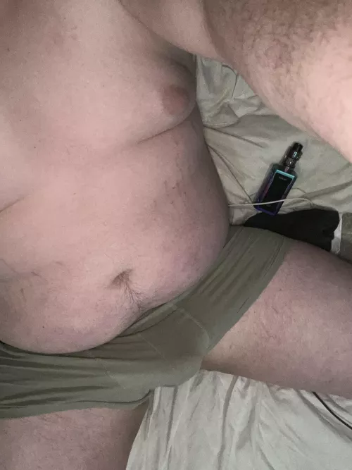 19 secretly bisexual and horny right now