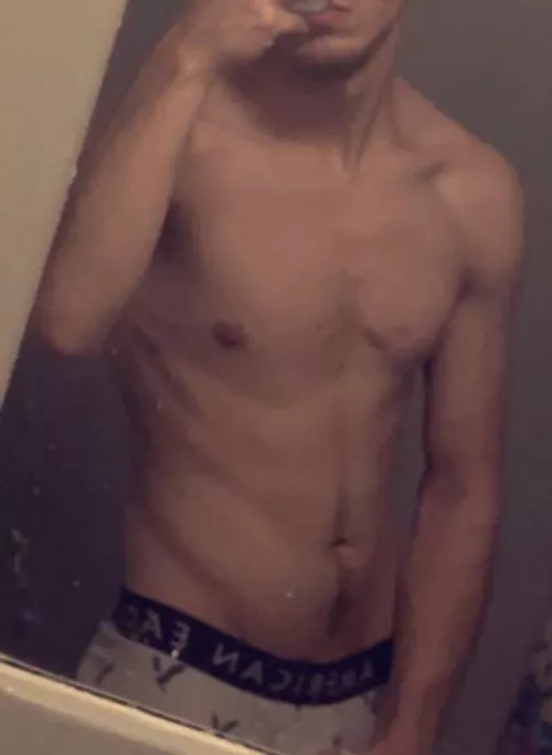 19 straight looking for same send face or body snap da.guy19