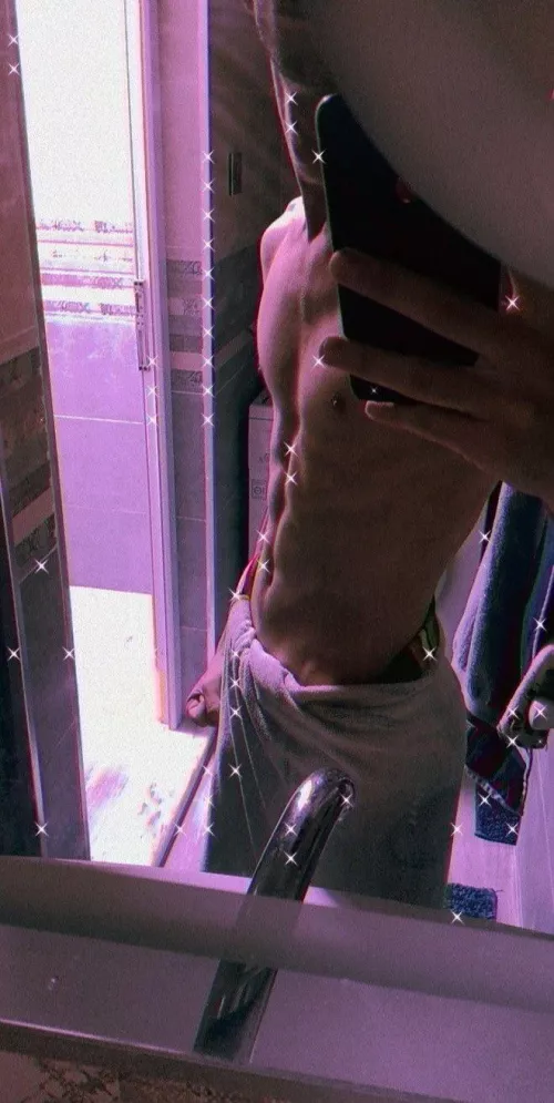 19 tops into twinks add jacob.twink