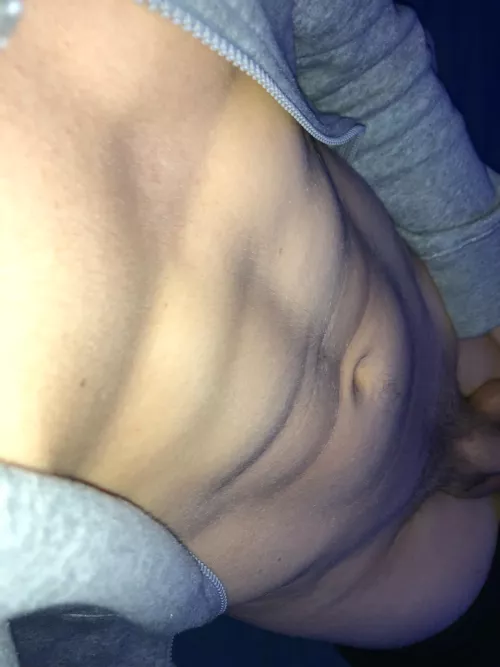 19 uk. anyone dm me