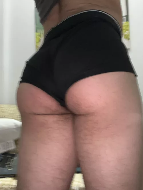 19 😇😇 who wants to undress me ?