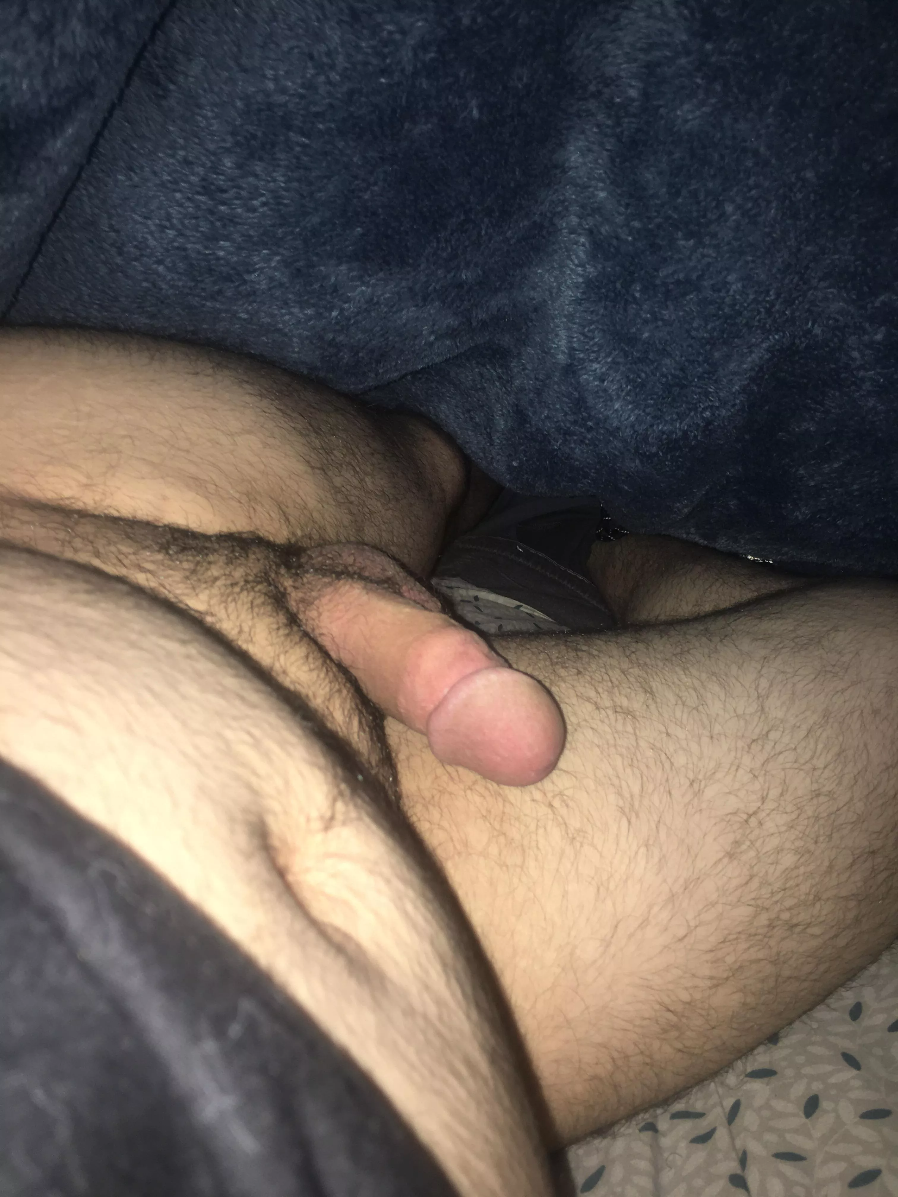 [19] Who wants to warm up with me