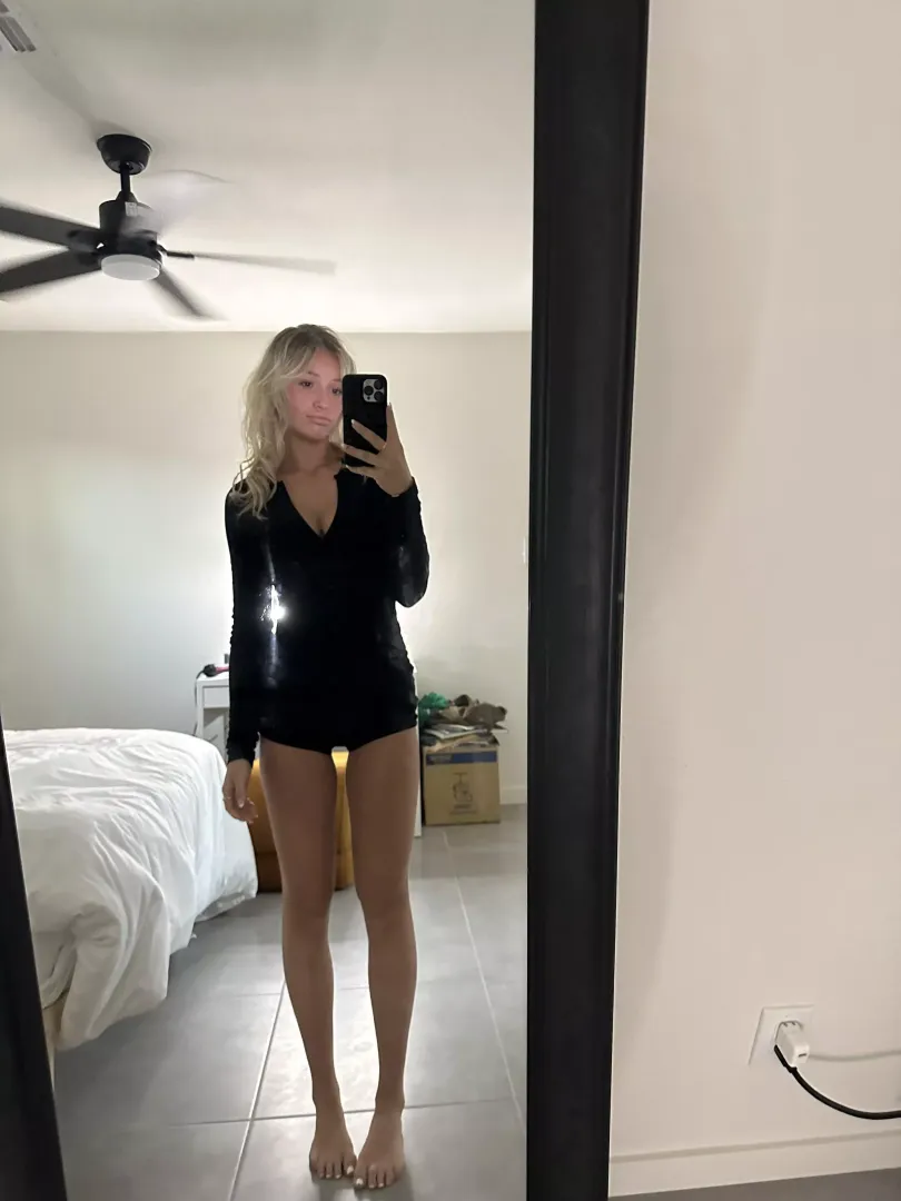19 years old, 5'3 Raw, or with a condom?