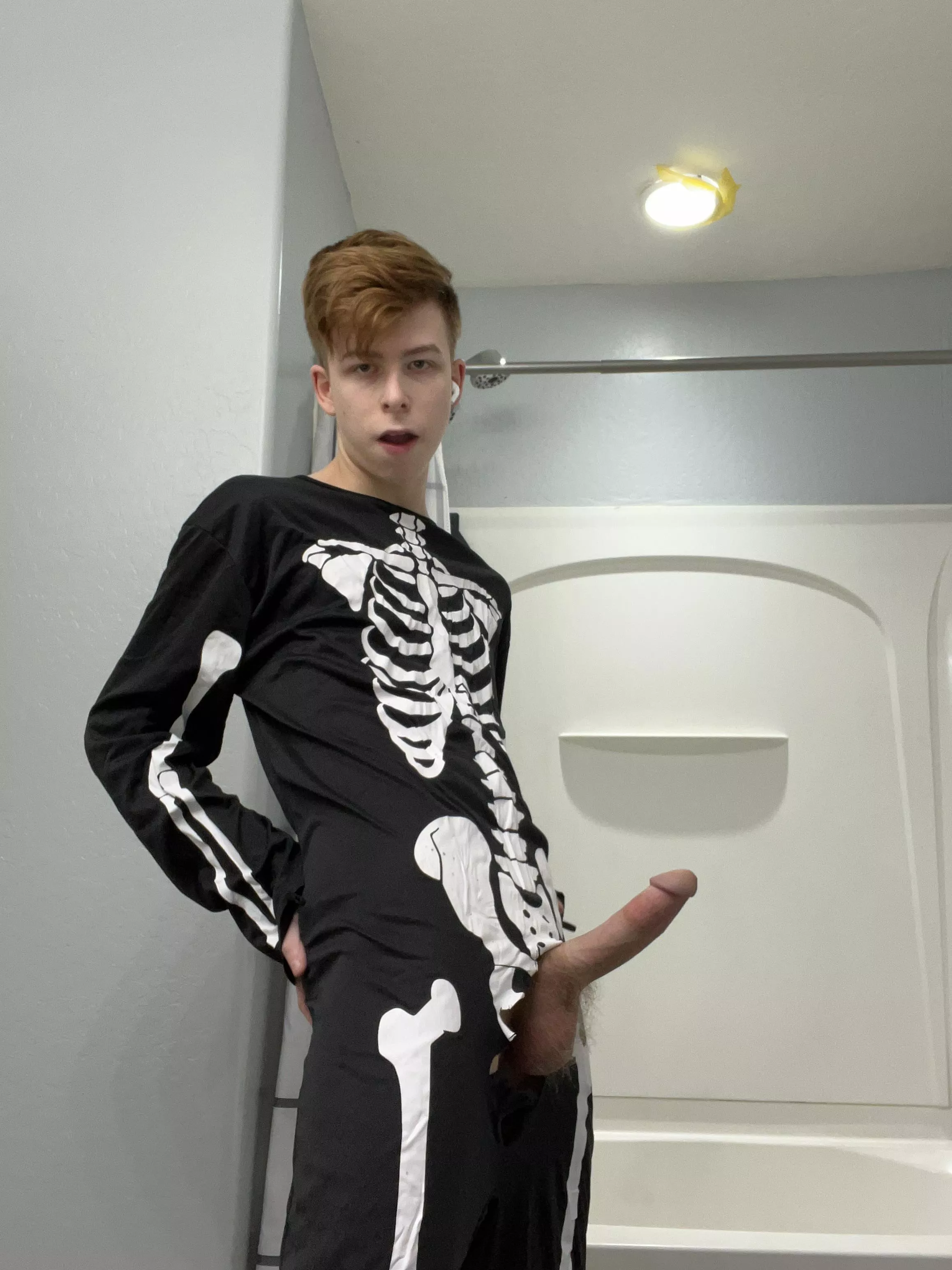 [19] You guys like my Bone? Wanna see more? Y’know what to do~