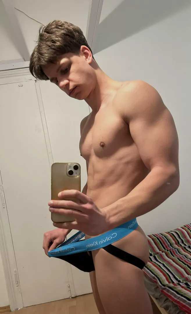 (19)Do you like my undies?