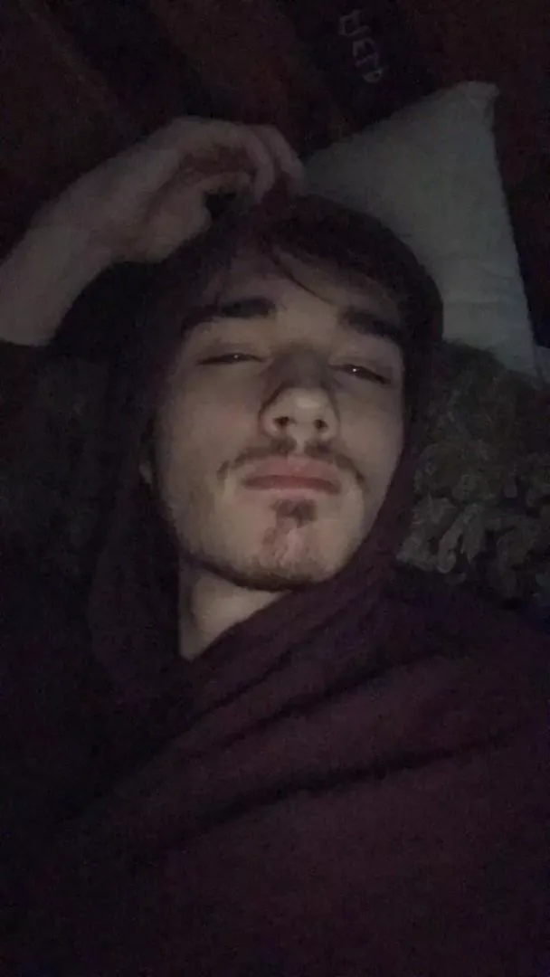 19m hmu with a face pic for my snap
