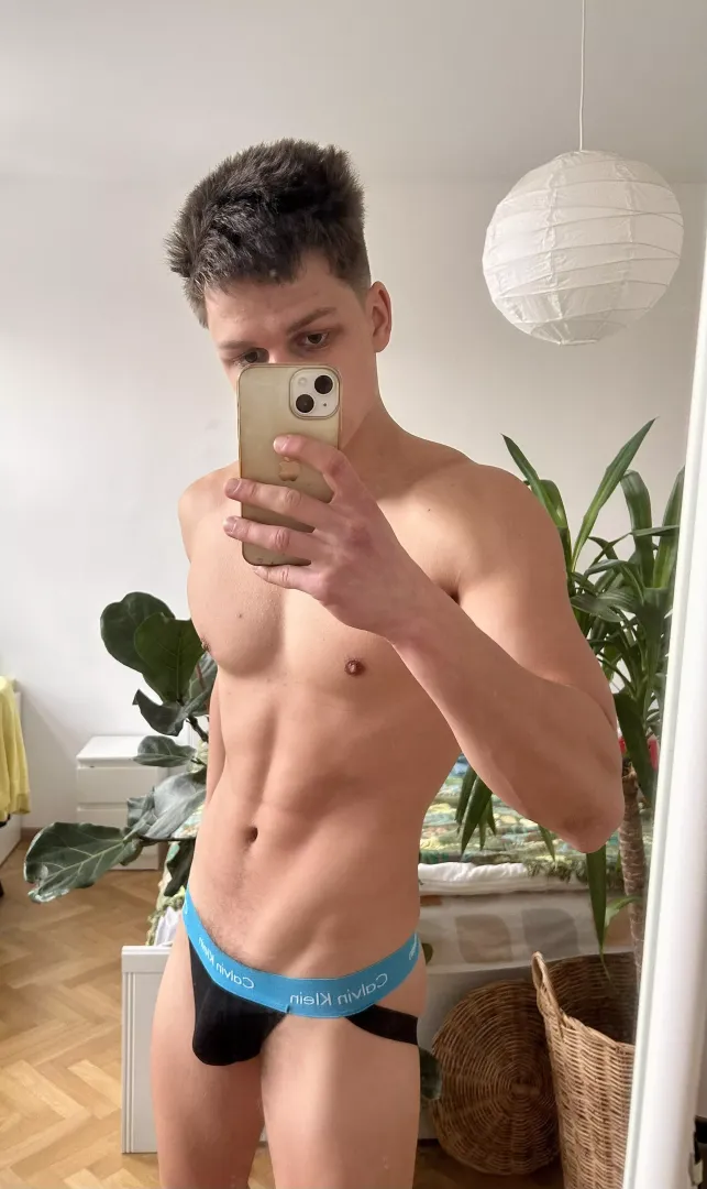 (19)Wanna see what’s inside?