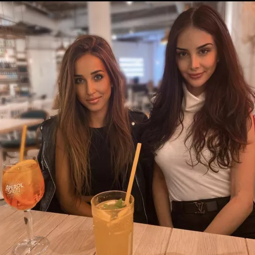 [2] bar girls