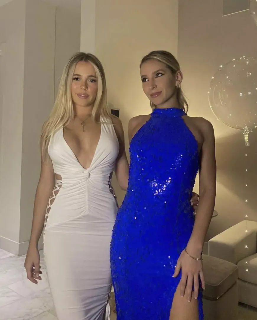 2 blondes