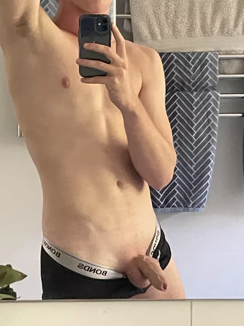 20 aus, hmu @macclarke23