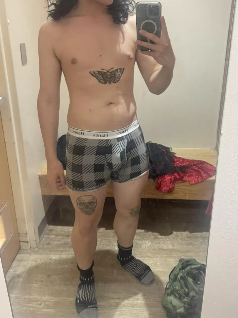 (20) Dressing room