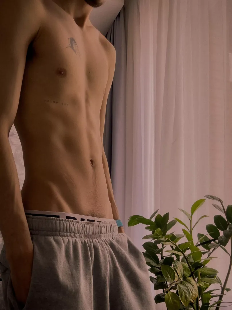 [20] Hmu to take my pants off