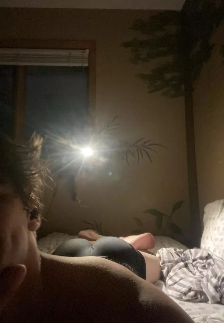 20, just want to see a hot boy cum
